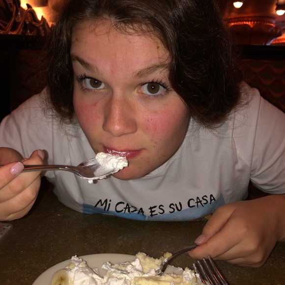 Meet your Posher, Sarah - Picture 2 of 5